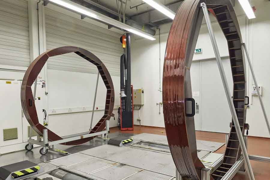 Ontdek de essentiële productiehindernissen die u tegenkomt bij het zoeken naar Helmholtz-spoelen en de kritieke factoren waarmee u rekening moet houden tijdens de verschillende projectfasen. Deze blog biedt ingenieurs een uitgebreide gids om er zeker van te zijn dat ze goed zijn uitgerust voor hun Helmholtz-spoelen. Source: Linkedin