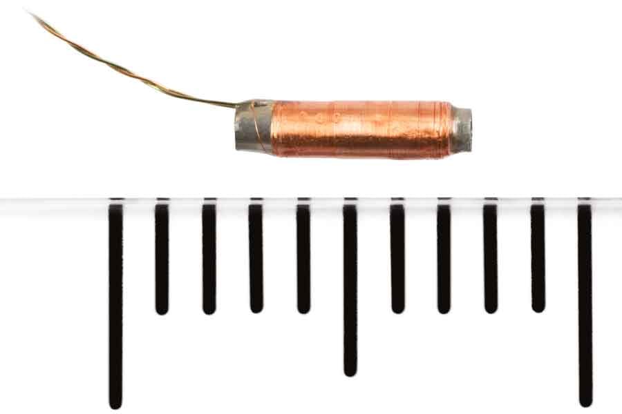 Microspoelen zijn van groot belang in veel toepassingen, van draadloze communicatiesystemen tot medische apparaten. Het kiezen van het juiste kernmateriaal voor microspoelen is een belangrijk aspect dat de prestaties en efficiëntie van de miniatuurspoel beïnvloedt. Leer meer over de eigenschappen van amorfe, nanokristallijne en neodymium kernmaterialen.