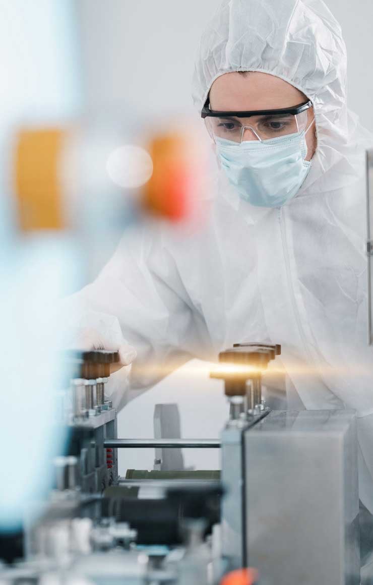 Microspoelen met ultrafijne draden vanaf 0,010 mm behoren tot de specialiteiten van KUK, evenals diverse verbindingstechnieken in deze afmetingen. Wij wikkelen miniatuurspoelen direct op magneetkernen of als luchtkernspoelen.