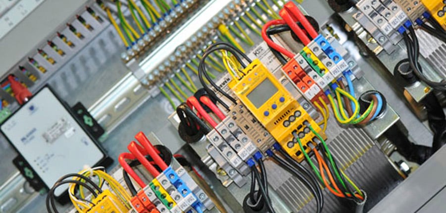 Veiligheid en continuïteit van elektrische installaties in medische ruimten zoals operatie- en behandelkamers zijn van levensbelang. Daarvoor worden medische transformatorkasten ingezet.