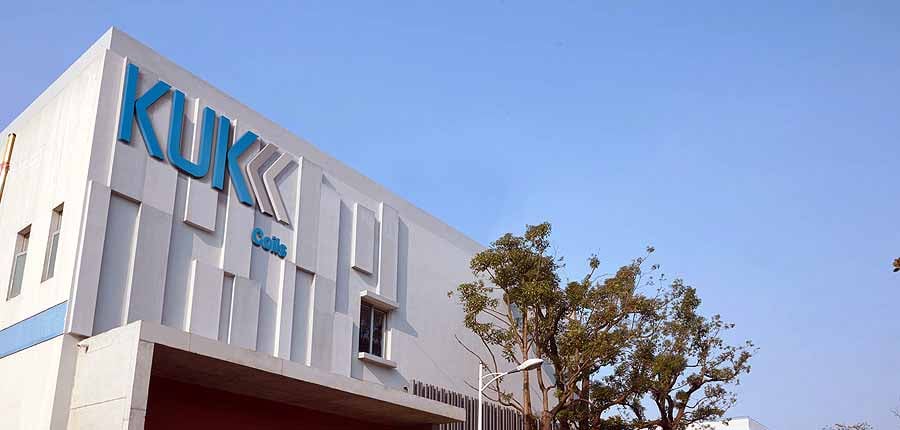 KUK China.  Wereldwijde productievestigingen en een gevestigd netwerk van leveranciers garanderen de nabijheid van de klant, korte transportroutes en optimale omstandigheden voor uw spoelen, transformatoren, assemblages en elektronica op maat.